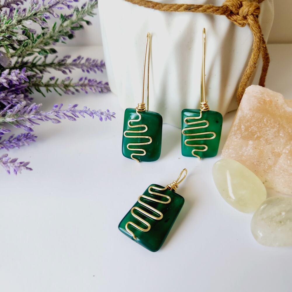 Gold Wire Wrapped Green Agate Stone Earrings and Pendant, Boho Chic, Minimalist